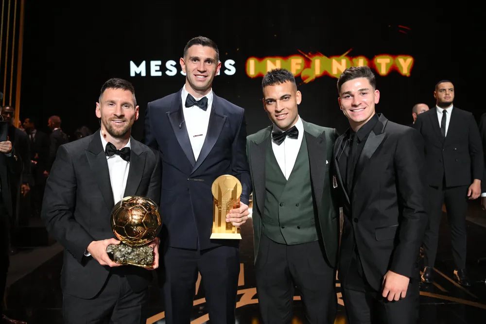 messi_martinez_dibu_alvarez_foto_oficial_@ballondor