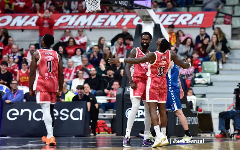 ucam_busgos_firmar_imQuality_Javier_Bernal_140226_JBG2497