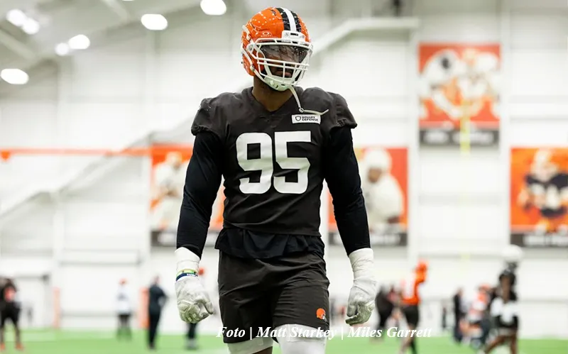nfl_myles_garrett_foto_Matt_Starkey_cleveland_browns