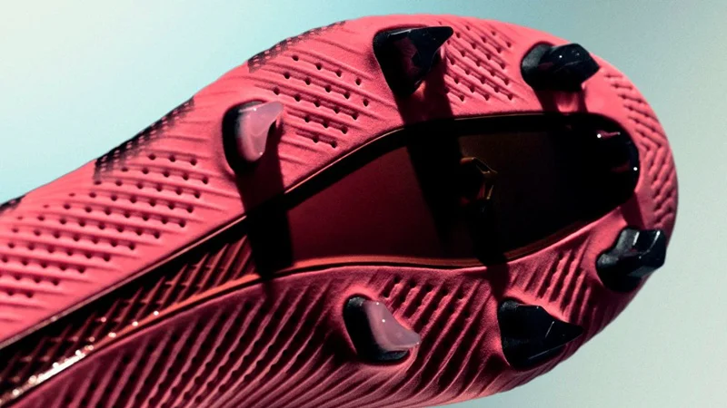 adidas_SAF08_PRELIGHT_CLOSEUP_330_V03_16x9_MED_1