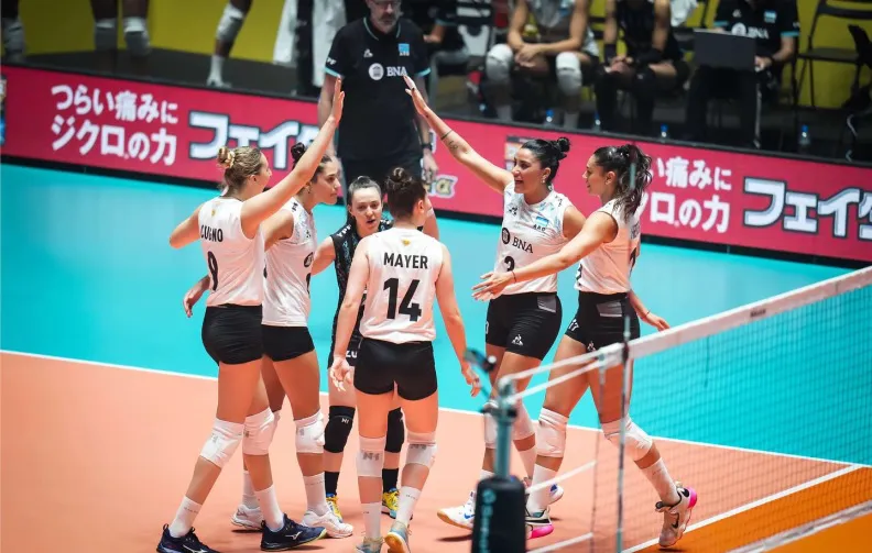 seleccion_femenina_de_voley_las_panteras_foto_@DeportesAR
