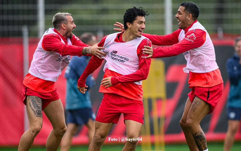 bayer_leverkusen_@bayer04_en_2627