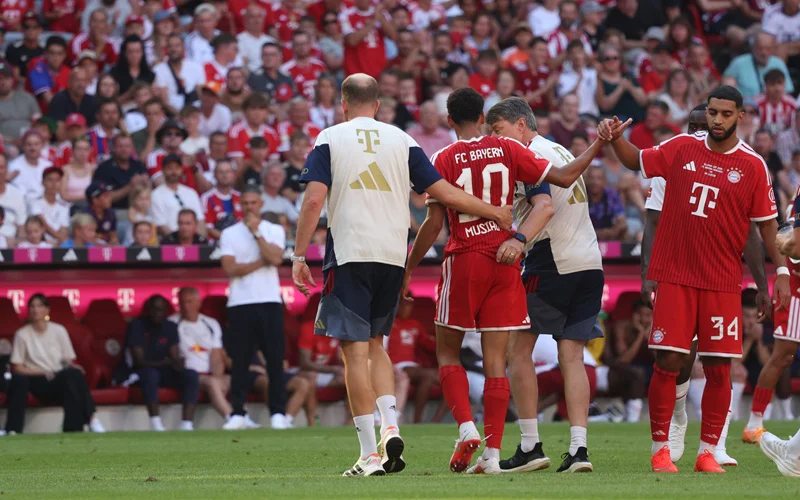 Musiala_se_pierde_la_90454376_bundesliga_bayern