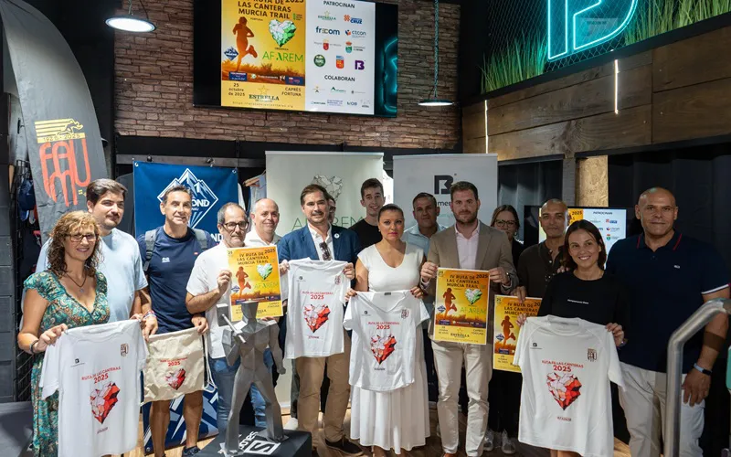 Foto de familia IV Ruta de las Canteras