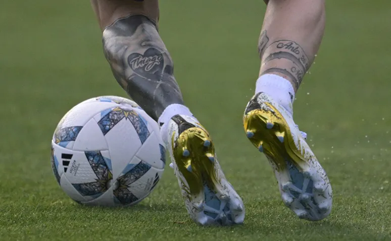 lionel_messi_balon_de_oro__foto_JUAN MABROMATA _AFP