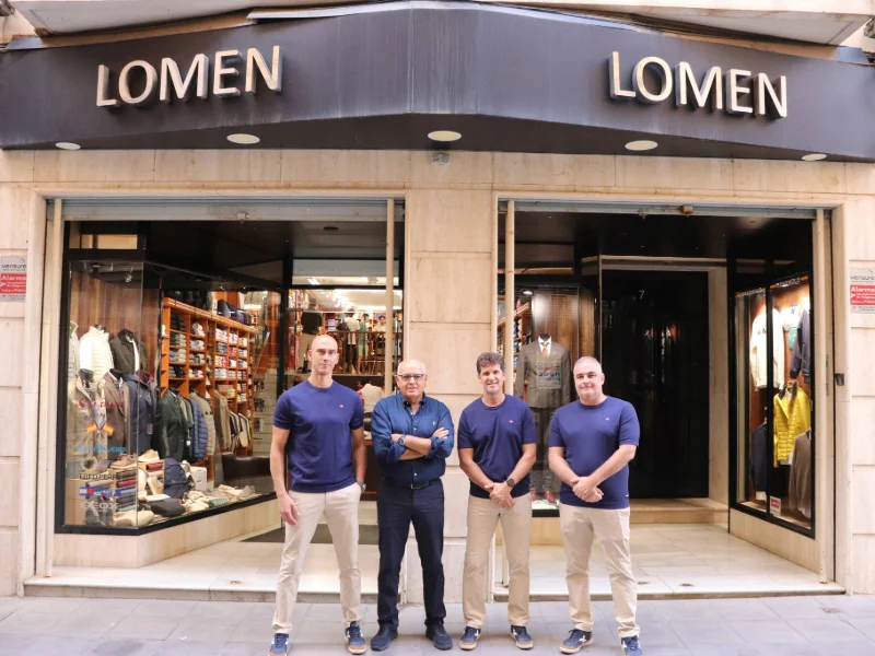 DUDA, AURELIO Y CUERPO TÉCNICO EN FACHADA LOMEN