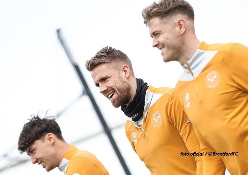 brentford_foto_oficial_@BrentfordFC_portada