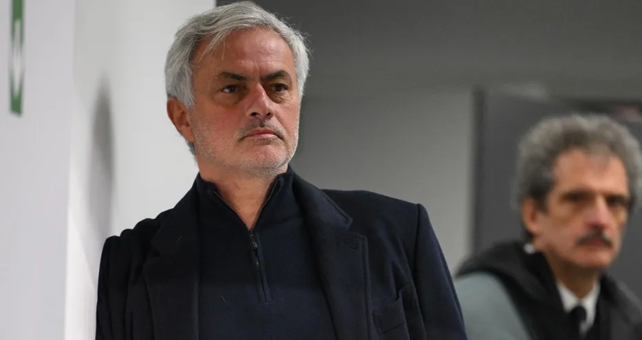 mourinho_jose_roma_foto_oficial_@OfficialASRoma