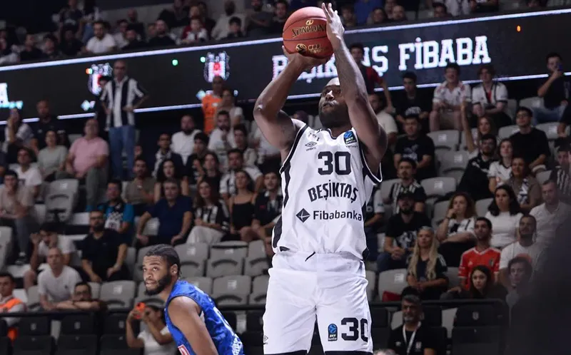 Kelan_Martin_ala-pívot_besiktas