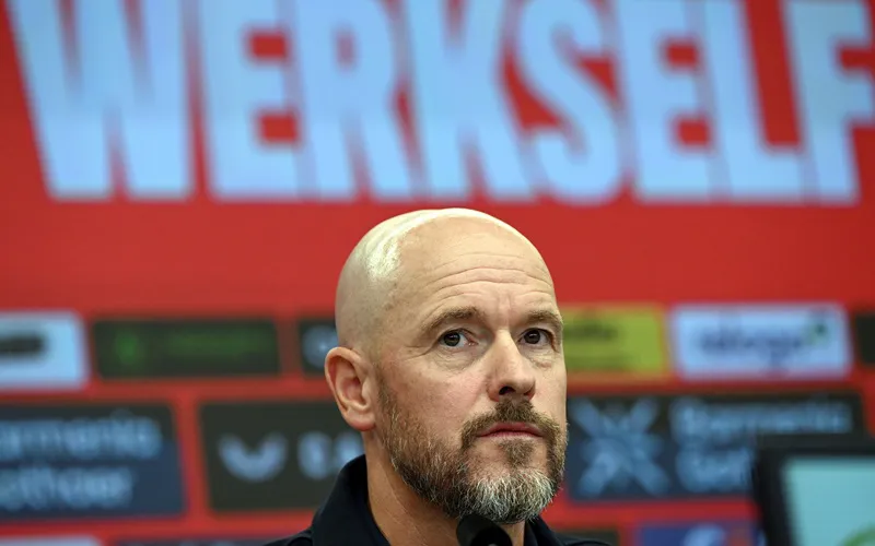}Leverkusen_ten_hag_destit_87093880