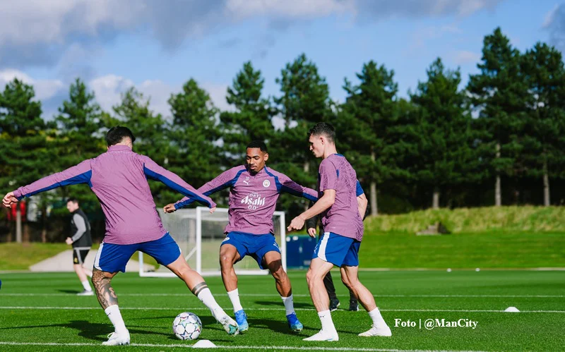 manchester_city_@ManCity_CL2627