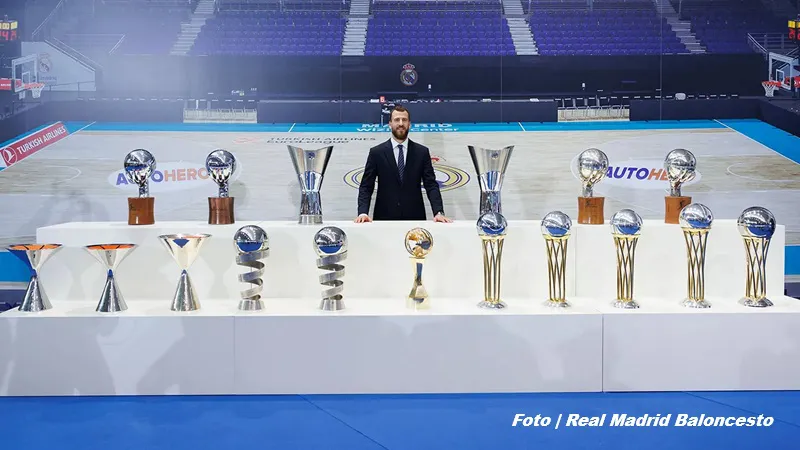 real_madrid_ND-ACTO-DESPEDIDA-SERGIO-RODRIGUEZ_1PC2976