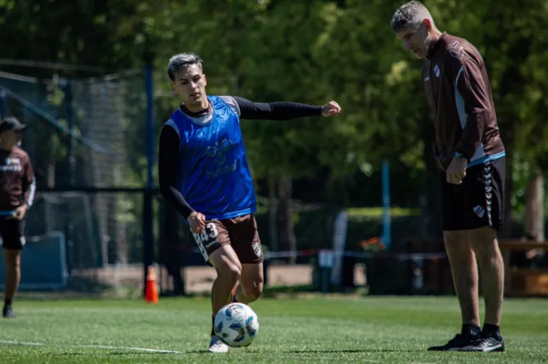 platense_entrenamiento_foto_oficial_@caplatense