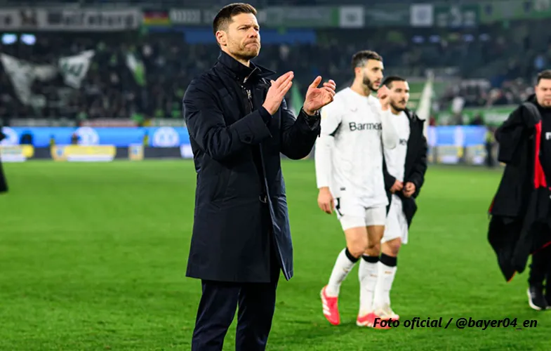 fernando_alonso_foto_oficial_@bayer04_en