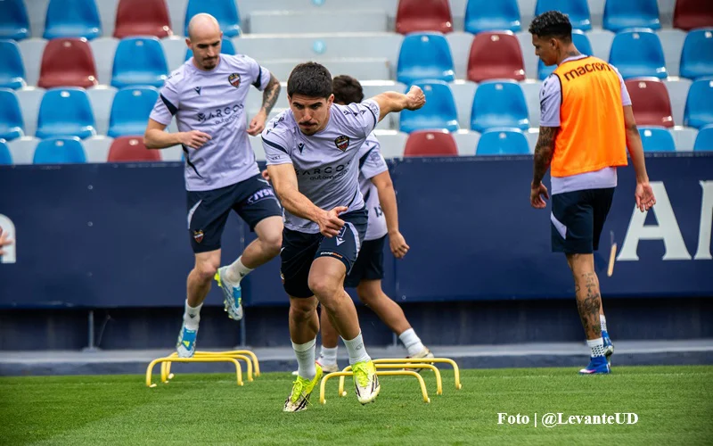 levante_entrenamiento_@LevanteUD_26