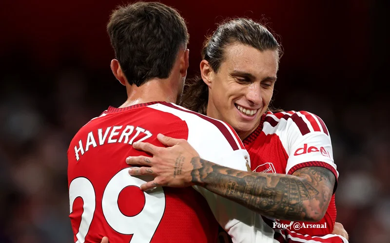 arsenal_coventry_@Arsenal_2627
