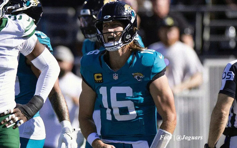 nfl_TREVOR_LAWRENCE_@Jaguars_#16