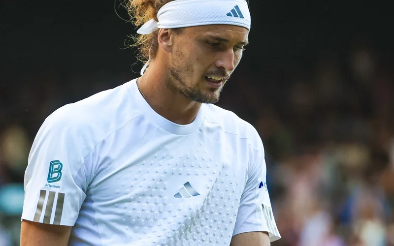 Zverev_tropieza_ante_90347834_MONTREAL