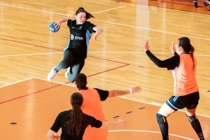 seleccion_femenina_de_handball_foto_oficial_@CAHandball