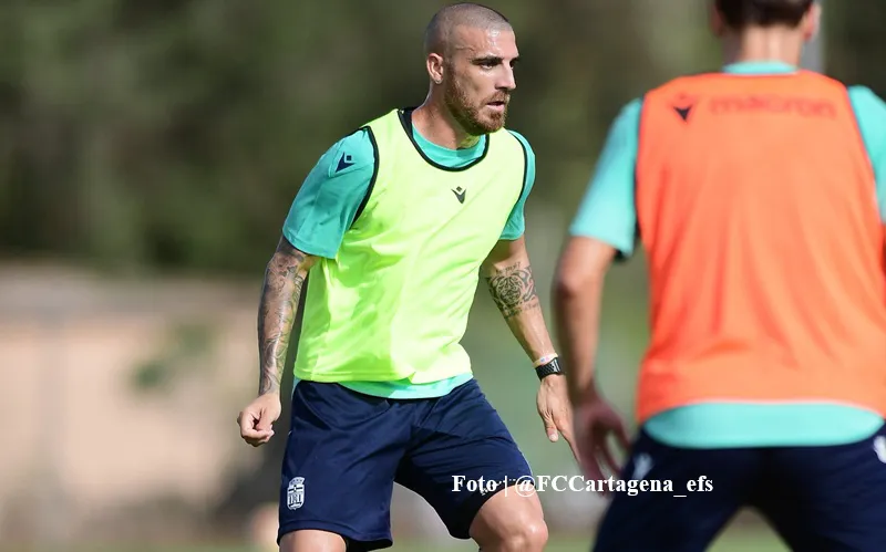 fran_velz_@FCCartagena_efs