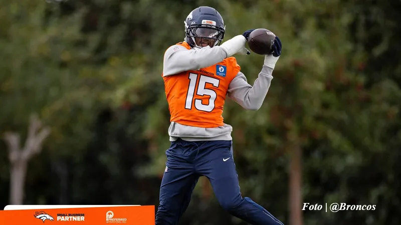 nfl_niki_bonitto_@Broncos
