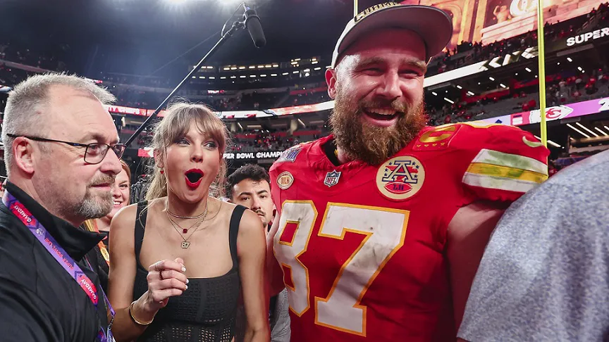 Travis_Kelce_Taylor Swift_nfl_superball