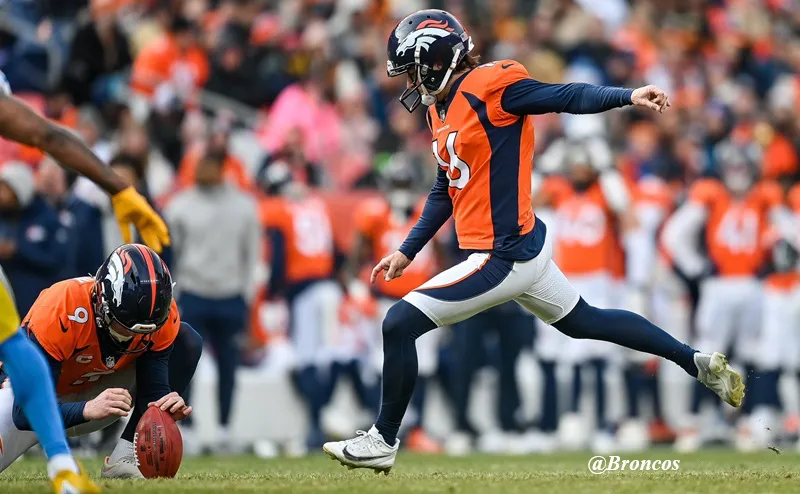 NFL_#16_lutz_@Broncos
