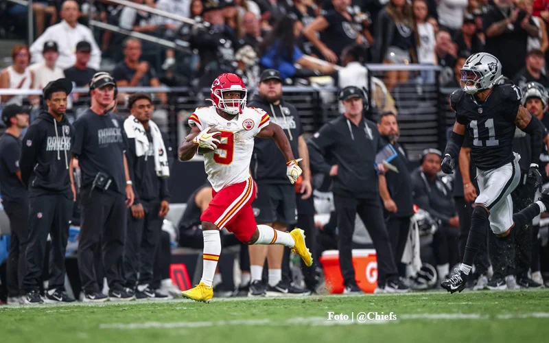 nfl_kansas_@Chiefs_kenneth_walker_26