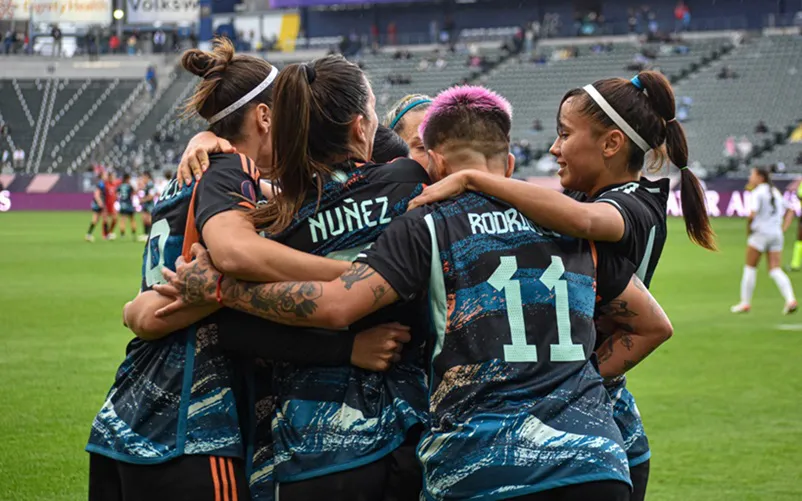 seleccion_femenina_de_futbol_los_angeles_foto_@Argentina