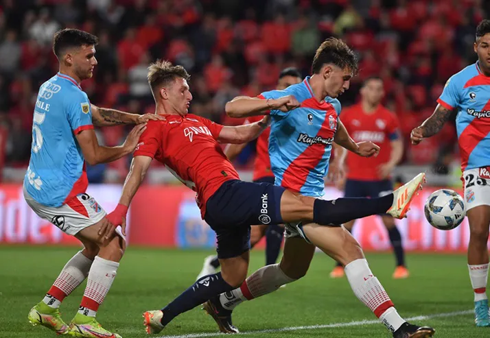 independiente_recibe_al_descendido_arsenal_Luna Maximiliano