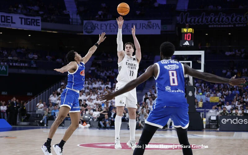 acb_Mario Hezonja_RMB-UCM Firmar acb Photo - Sara Gordon_02