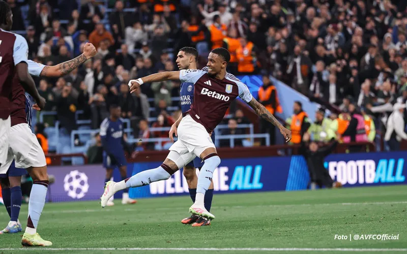 aston_villa_foto_oficial_@AVFCOfficialGomkIJQXEAA6NpQ