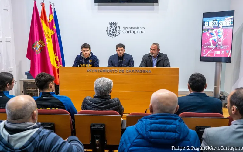 cartagena_deportes_Visita a la renovada Pista Municipal de Atletismo_3