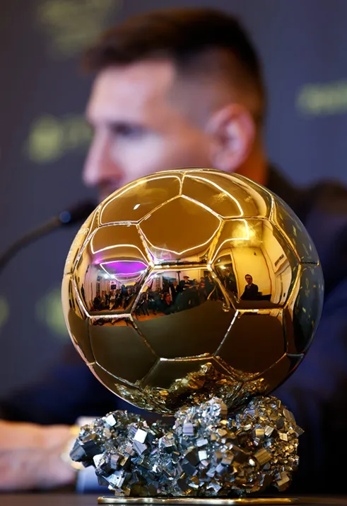 balon_de_oro_lionel_messi_foto_oficial_@ballondor