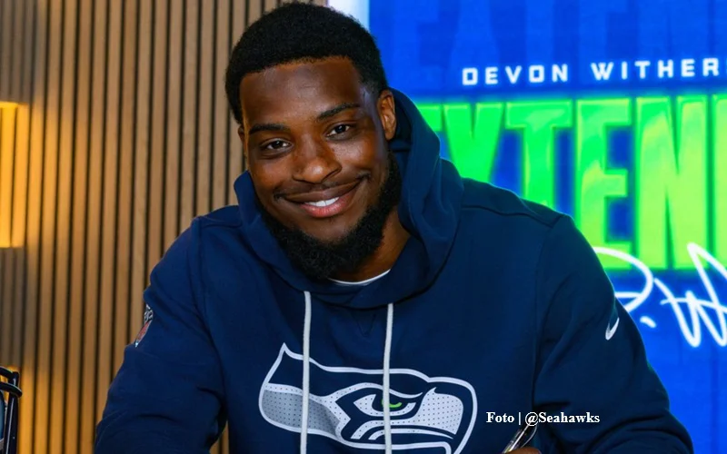 devon_@Seahawks_1