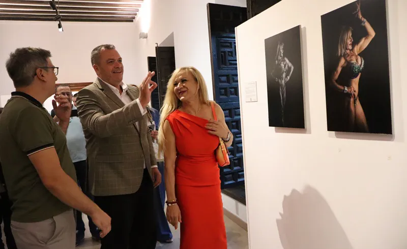 Exposición (Juan José Quiles, Juanmi Bayonas, Charo Guillén).