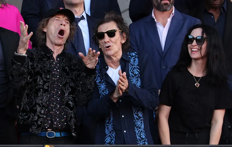 Jagger Mick_Ronnie Wood_Sally Humphreys Wood_foto_AFP